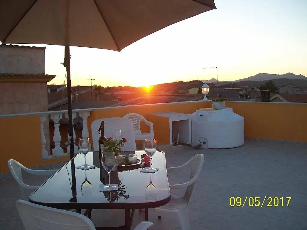 Bed and Breakfast Domos Le Due Tuie à Piscinas 0*,